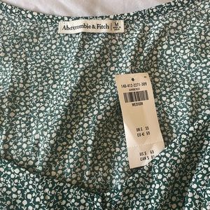 Green floral lightweight long sleeve